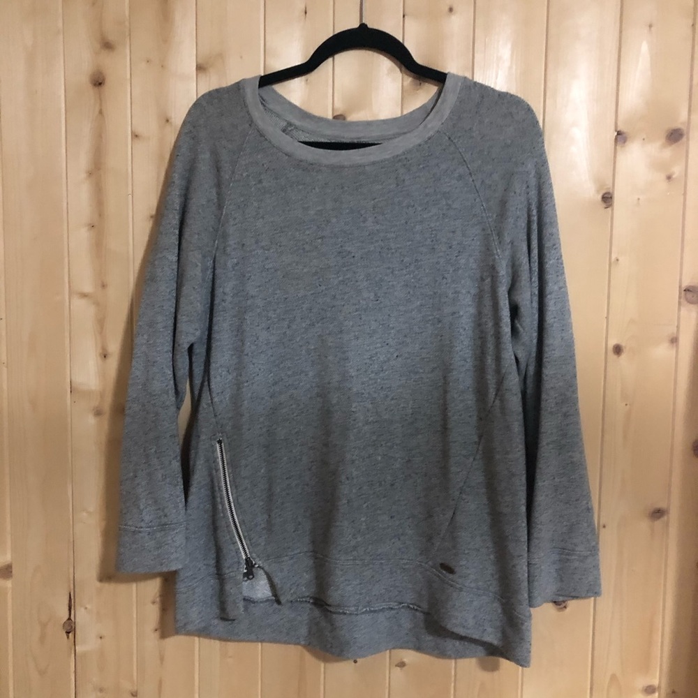 ROOTS Sweater.